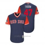 Maglia Baseball Uomo Boston Red Sox Tyler Thornburg 2018 LLWS Players Weekend Thorn Blu